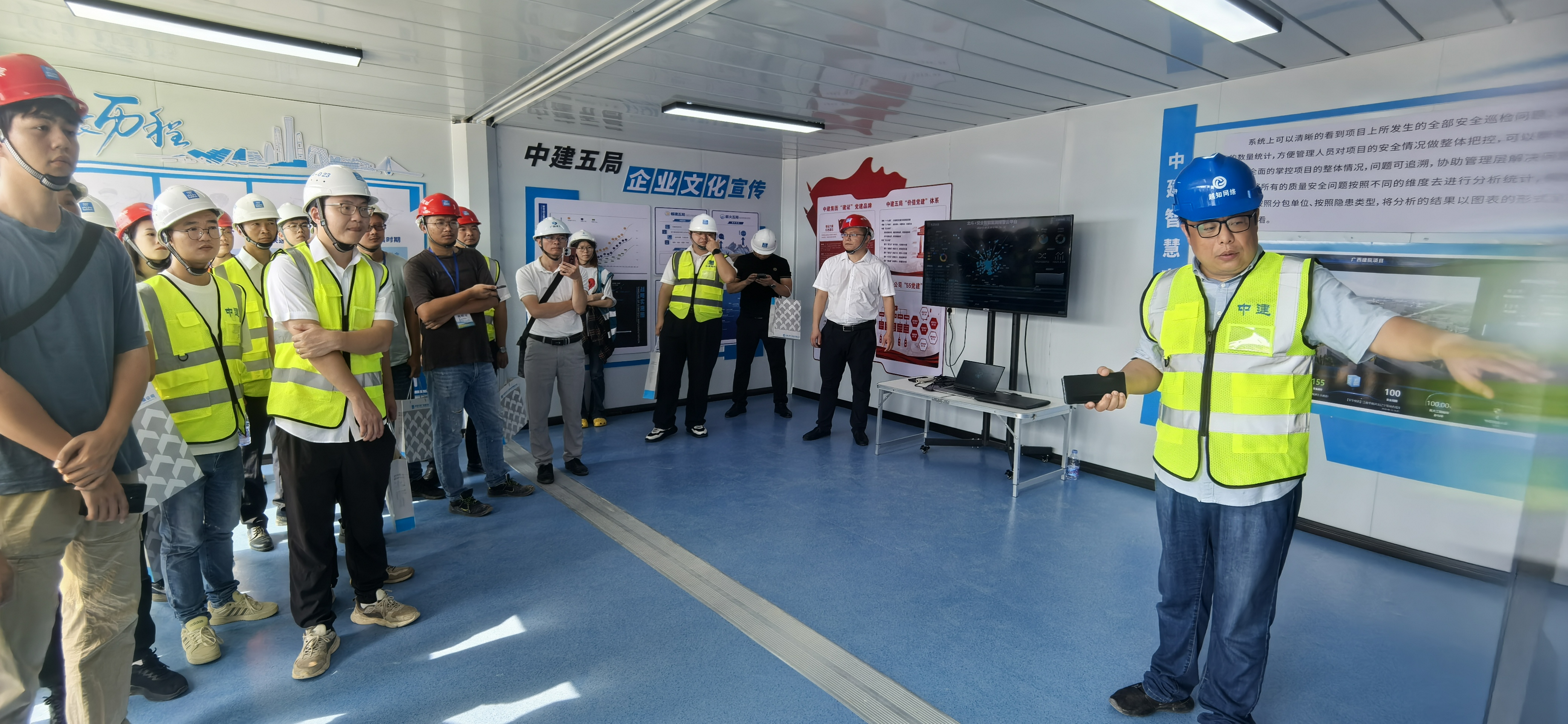 39e0ca821401698c3e90796bf5b4228.jpg 39e0ca821401698c3e90796bf5b4228.jpg